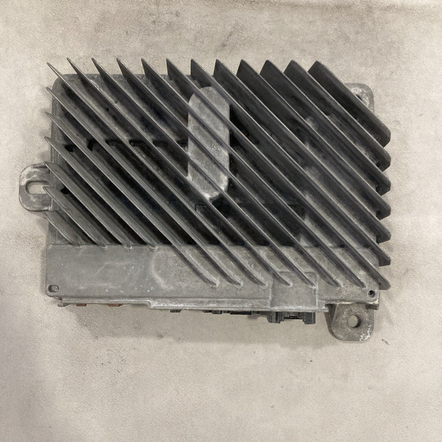 2015-2020 Chevrolet Tahoe BOSE Audio Amplifier 23183708