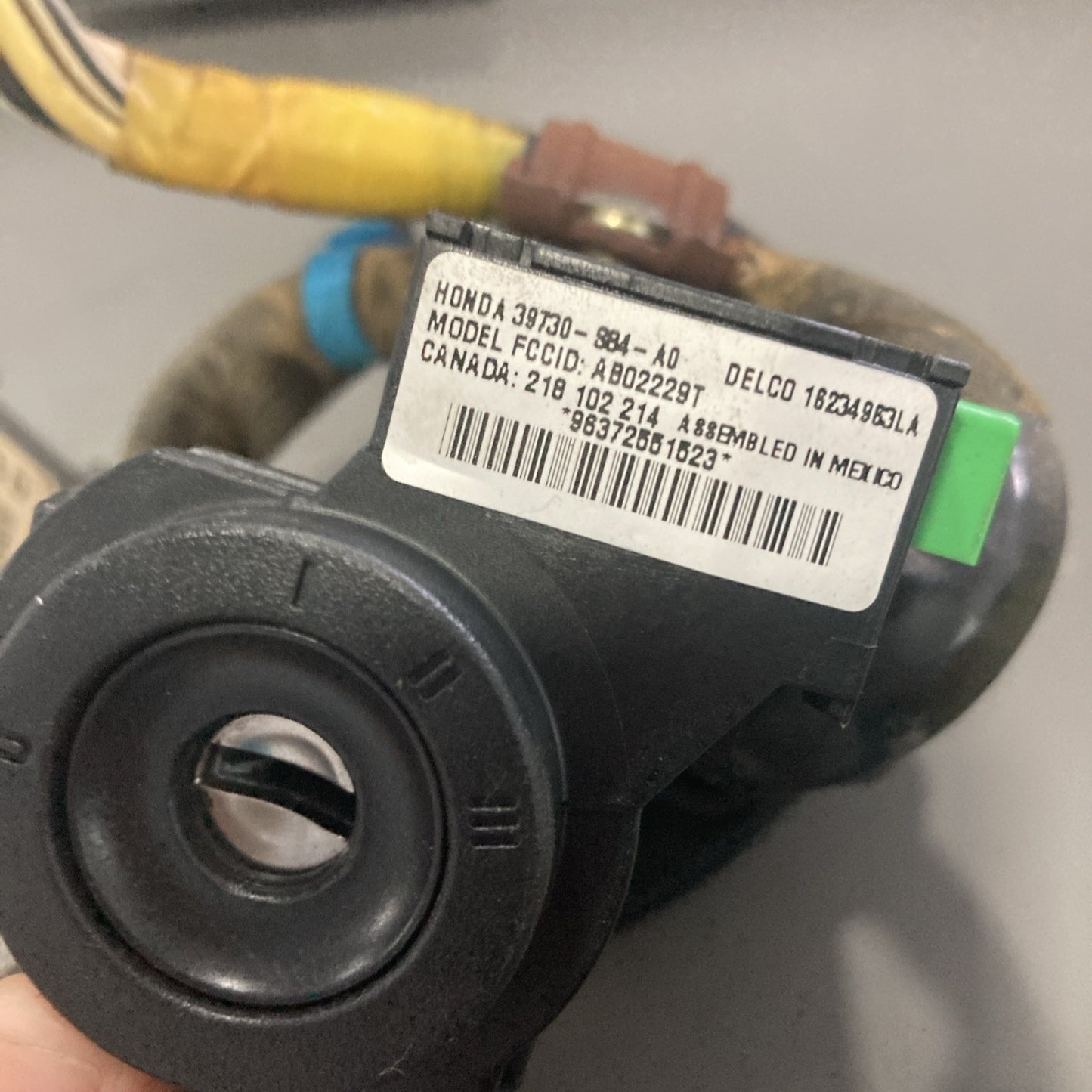 1998-1999 Honda Accord 2.3L ECU/ Lock Cylinder 37820-PAA-L61