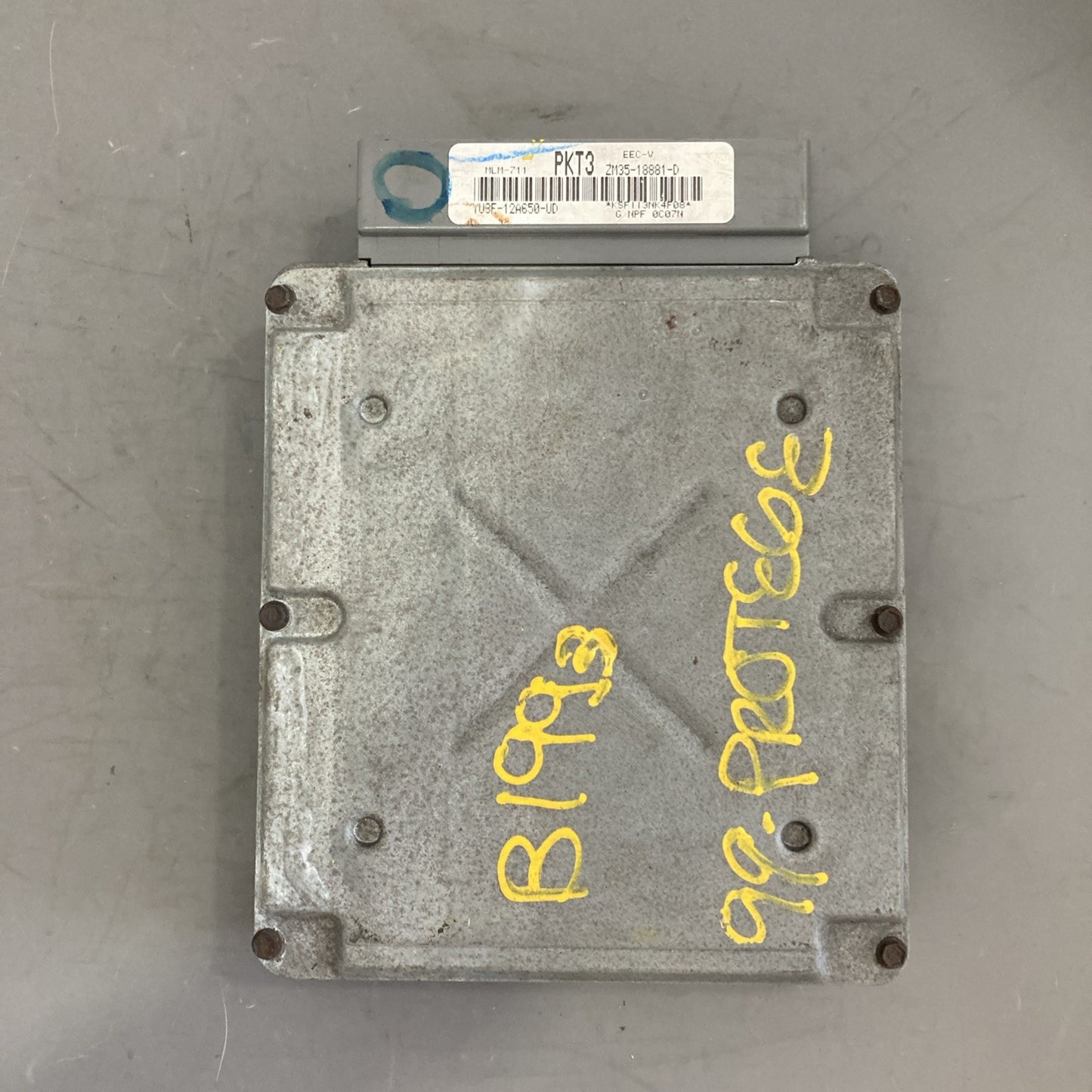 2000 Mazda Protege ECU/ECM YU3F-12A650-UD