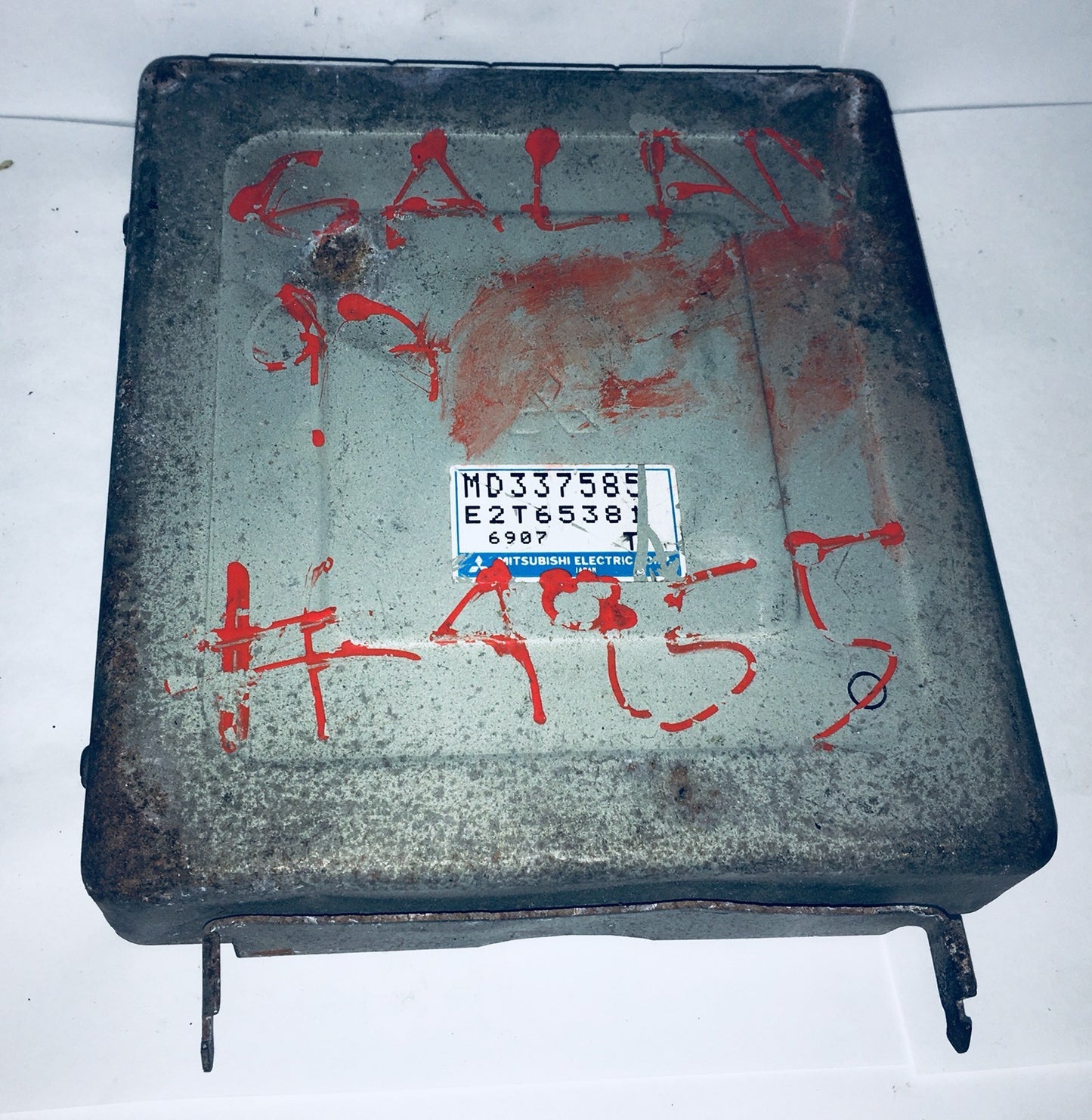 1997 Mitaubishi Galant ECU MD337585