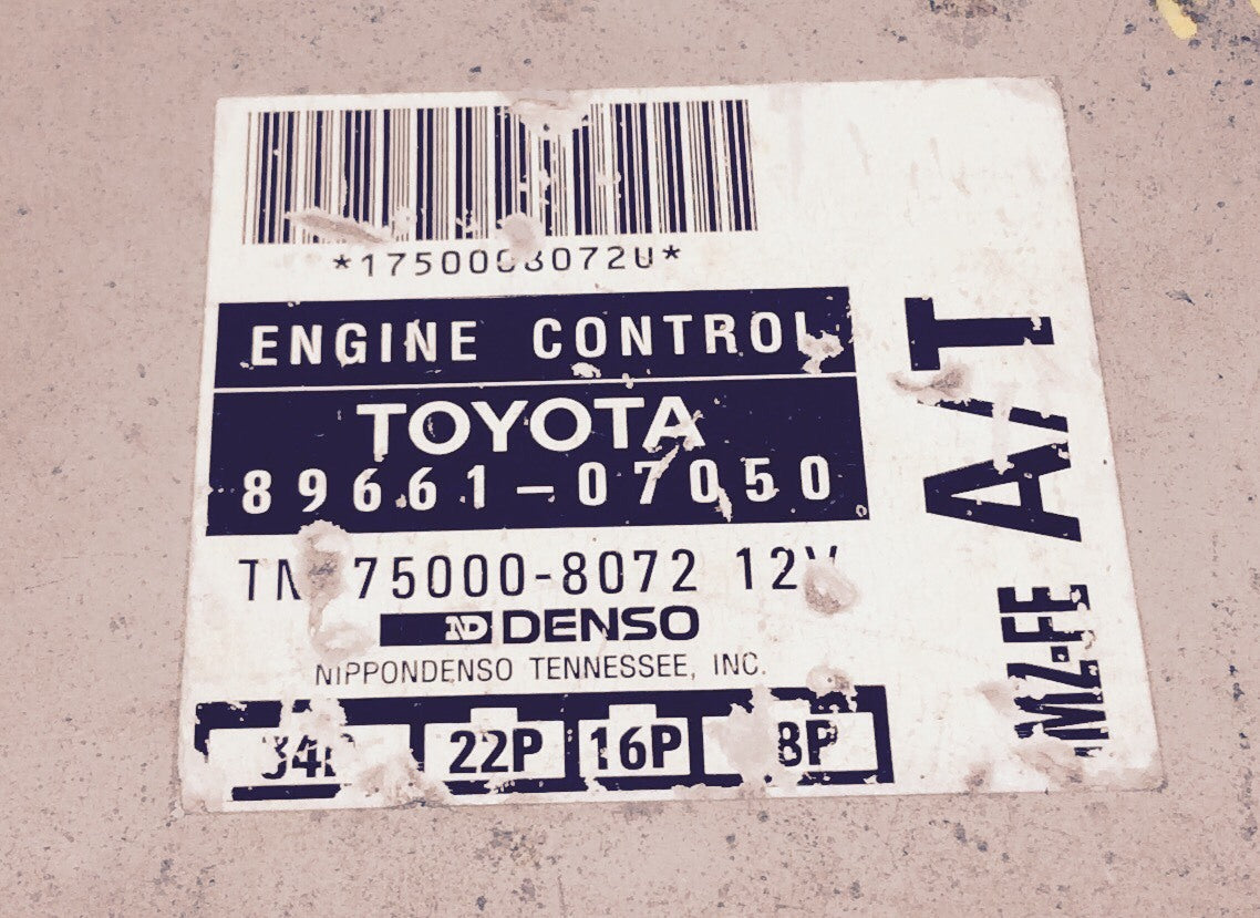 1996 Toyota Avalon ECU 89661-07050