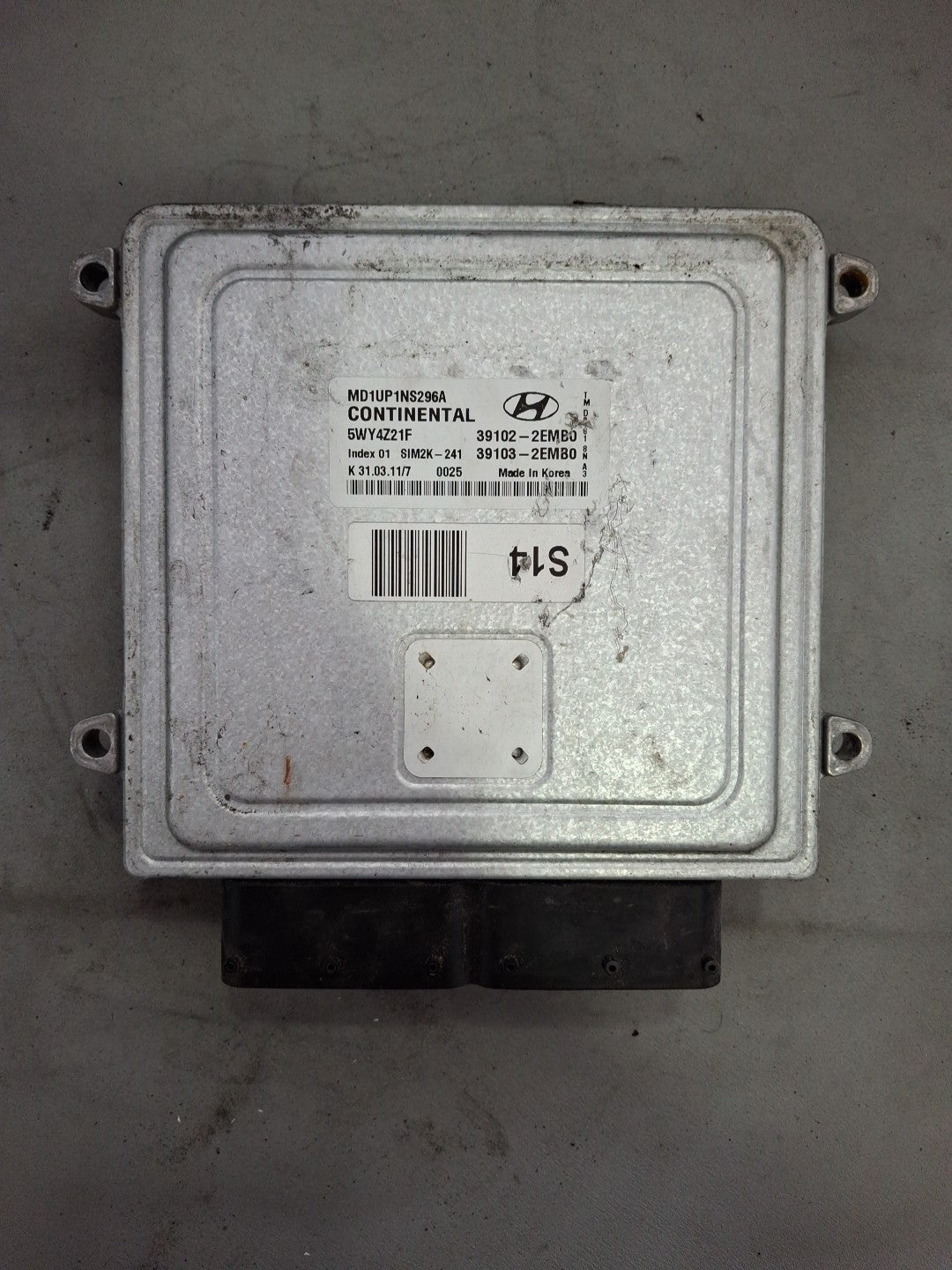 Hyundai Elantra ECU/ECM 39102-2EMB0