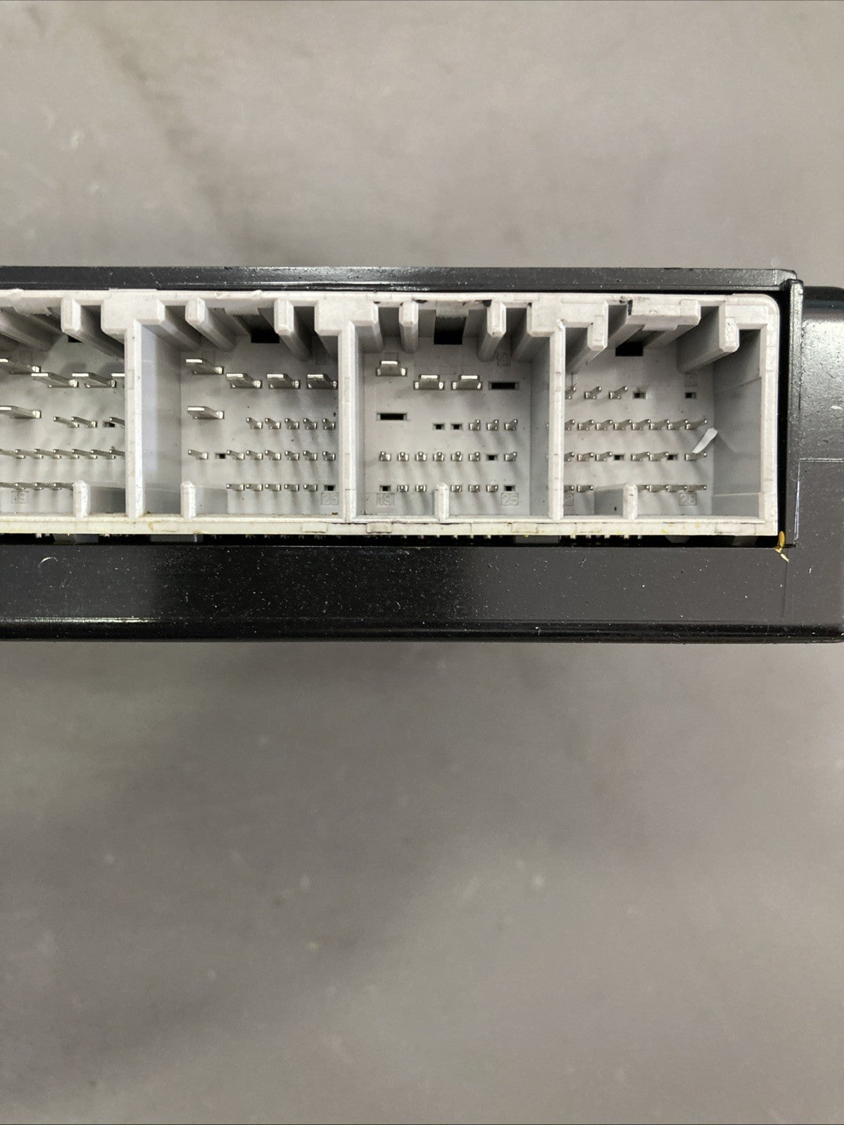 2010 GMC Acadia Body Control Module 20839063