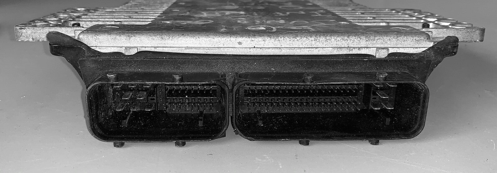 2004-2005 Infinity QX56 ECU MEC33-591 A1