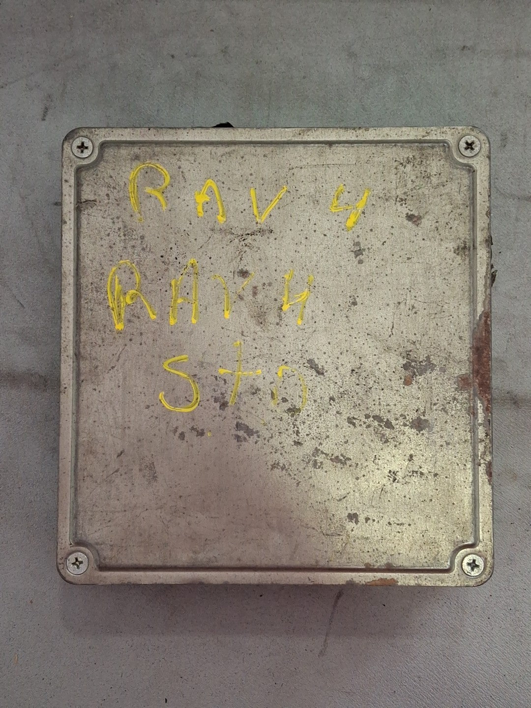 89661-42231 | 1996-1997 Toyota Rav 4 ECU/ECM