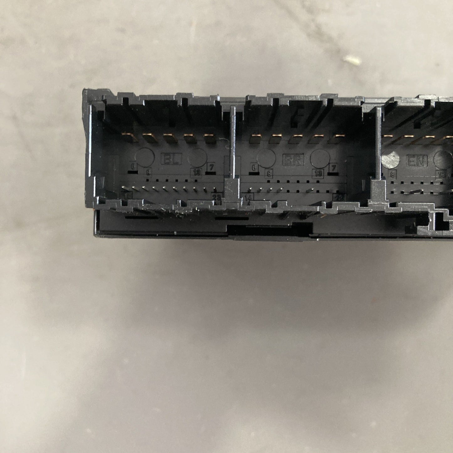 2000-2004 Ford Focus Body Control Module 1S7T-15K600-CD