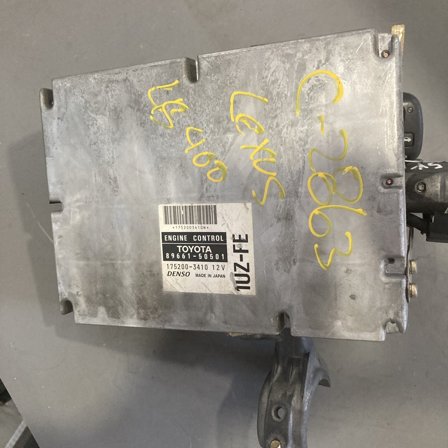 1999 Lexus LS400 ECU/Lock Cylinder/ Key 89661-50501