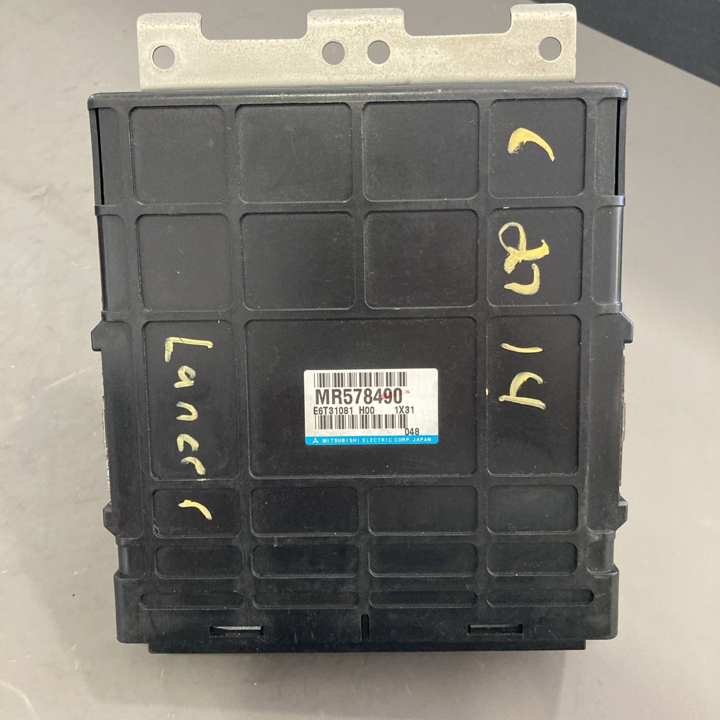 2002 Mitsubishi Lancer 2.0L ECU/Lock Cylinder/Key MR578490