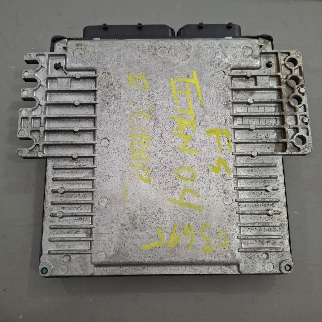 2004 Nissan Titan ECU/ECM MEC33-650 D1