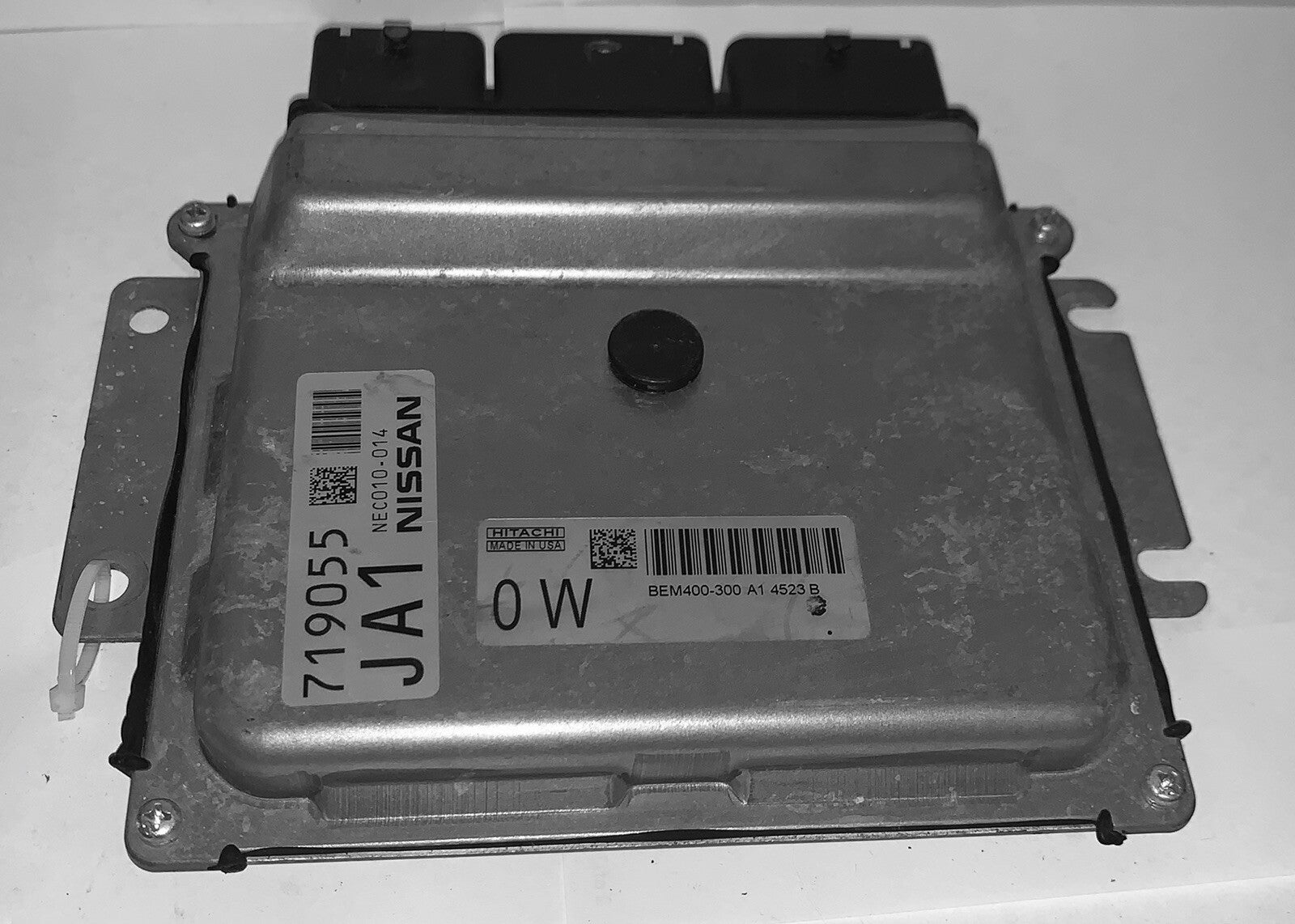 2013 2014 Nissan Altima ECU BEM400-300 A1 NEC010-014