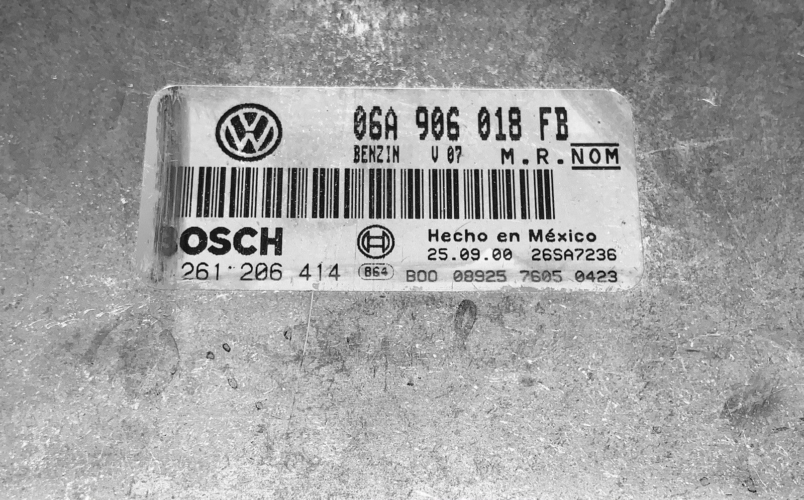 2000-2001 Volkswagen ECU 06A 906 018 FB
