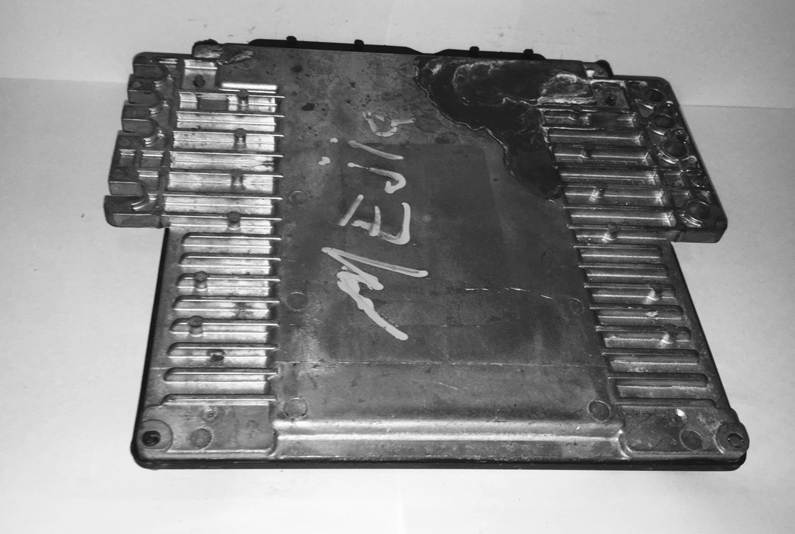 2004 Nissan ECU MEC33-350 C2