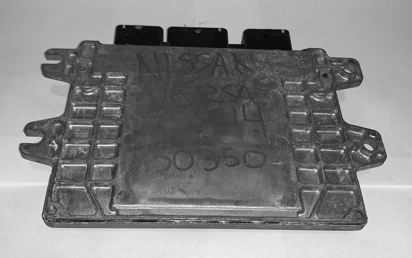 2014-2016 Nissan Versa ECU BEM332-300 A2 NEC001-834