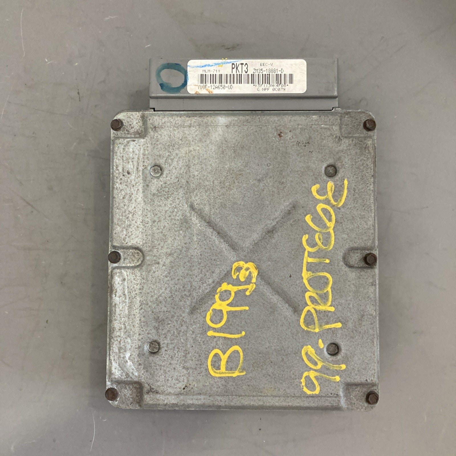 2000 Mazda Protege ECU/ECM YU3F-12A650-UD