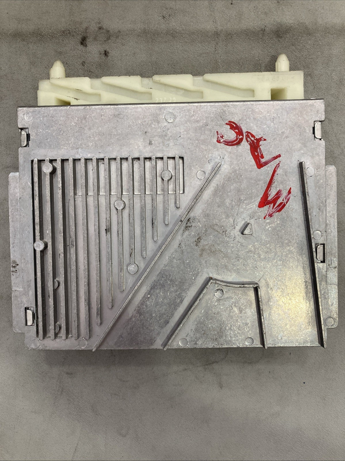 2001-2004 Volvo S60 V70 XC70 Transmission Control Module P09480761