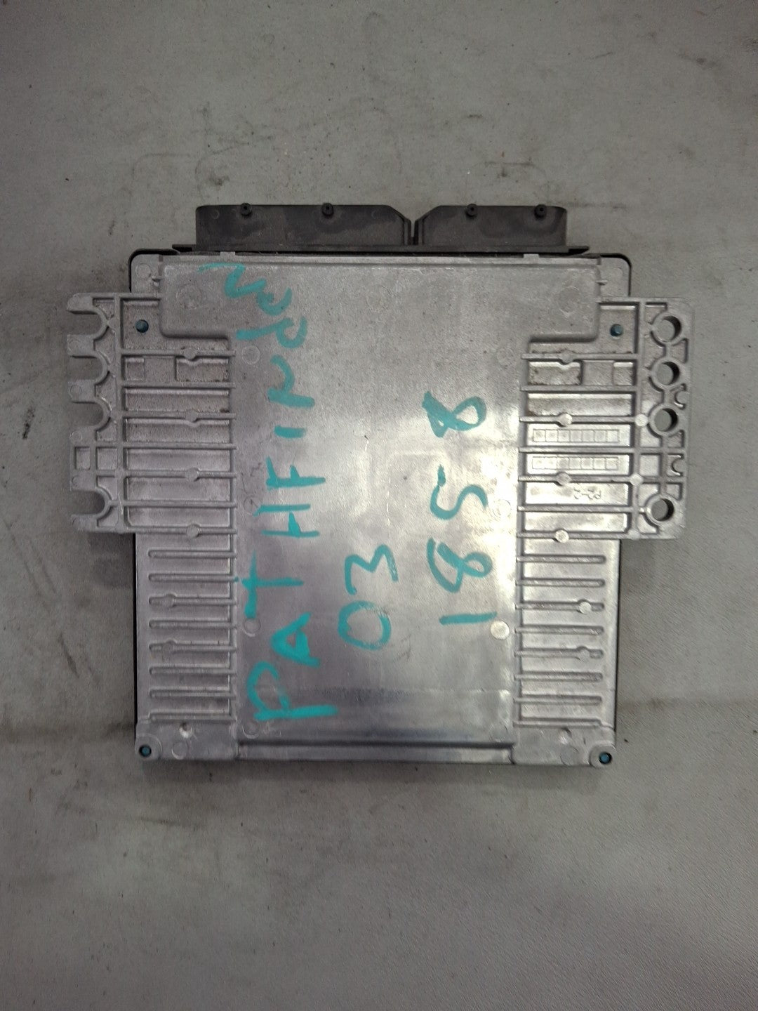 2003 Nissan Pathfinder ECU/ECM MEC31-320 C3 1564