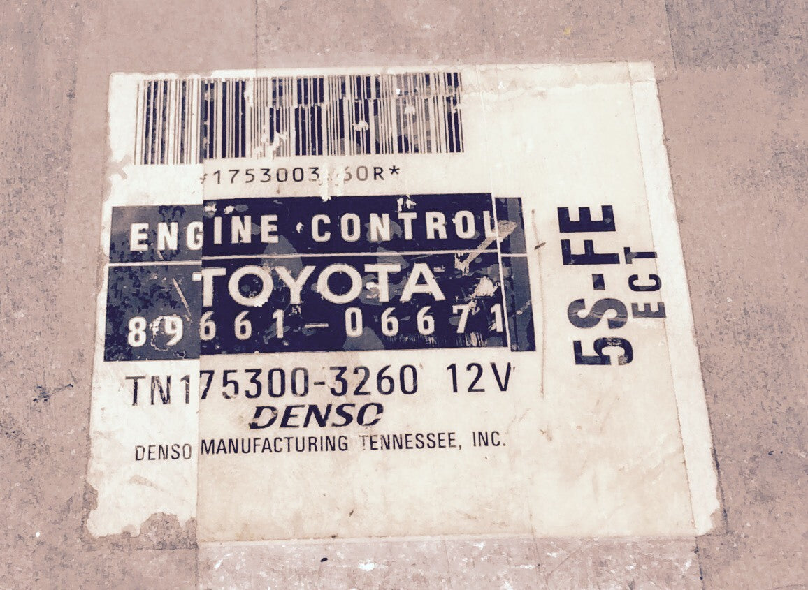 1999 Toyota Camry ECU 89661-06671