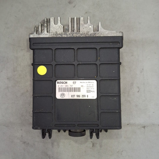 1999 Volkswagen Golf 2.0L ECU/ECM 037 906 259 Q