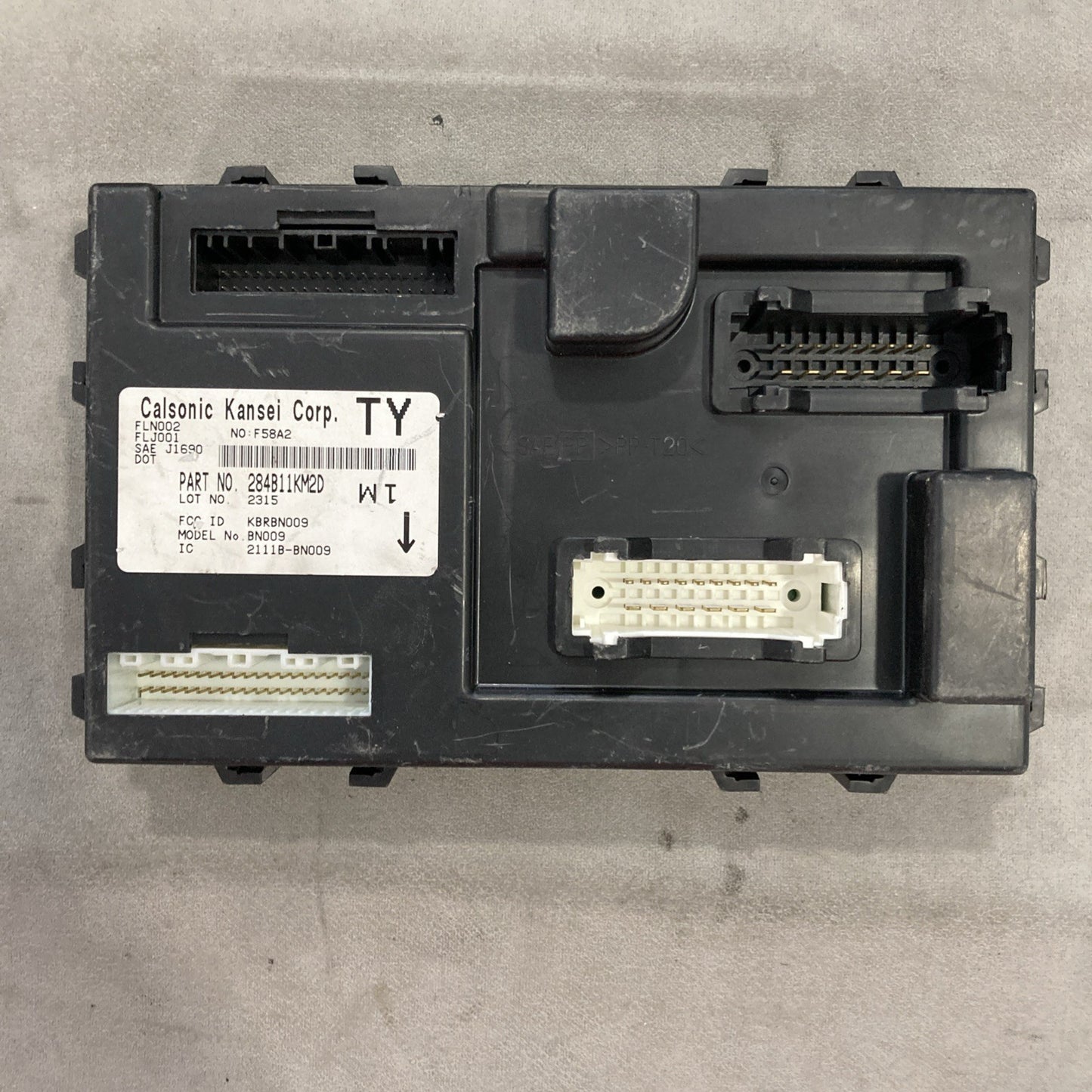 2011-2013 Nissan Juke Body Control Module 284B11KM2D