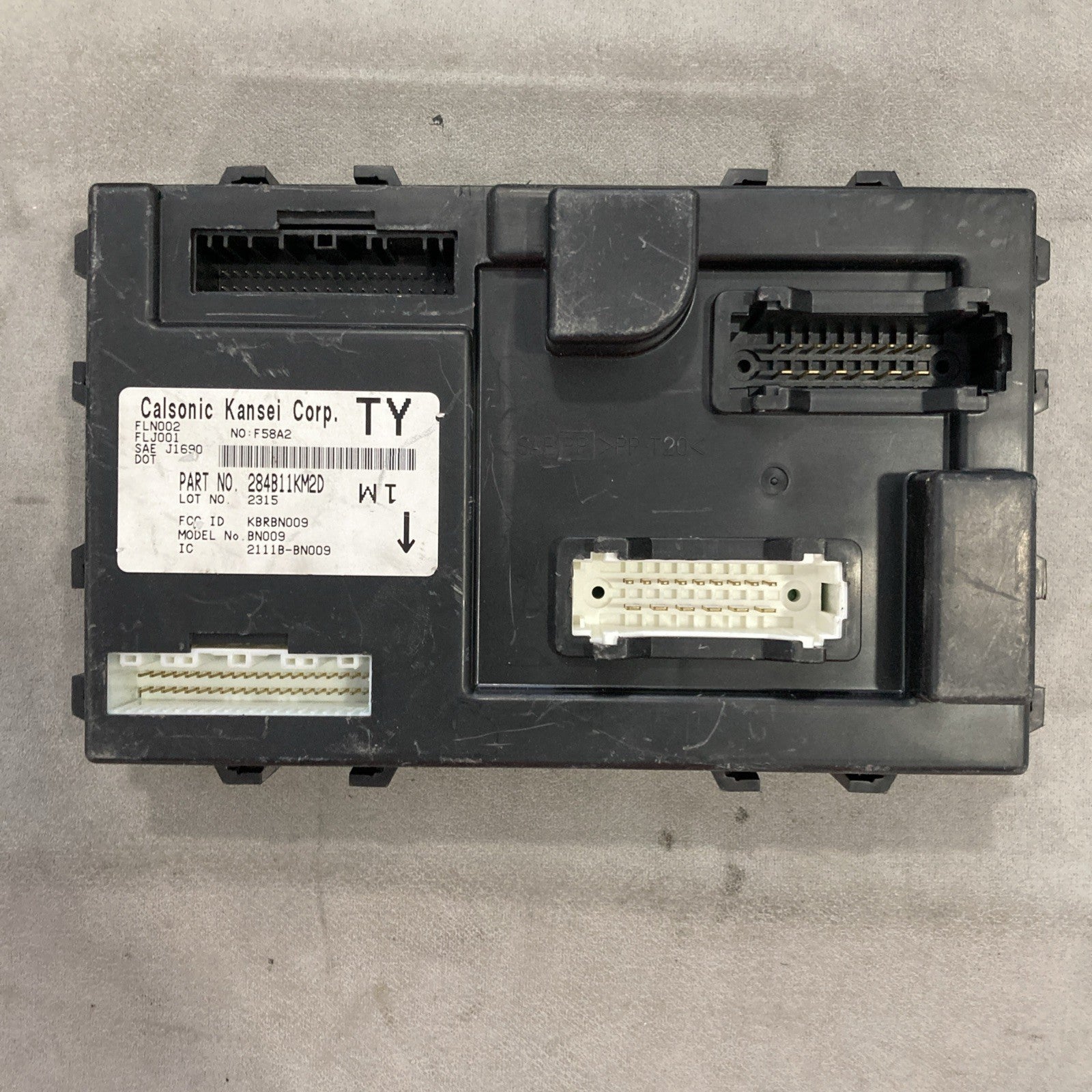 2011-2013 Nissan Juke Body Control Module 284B11KM2D