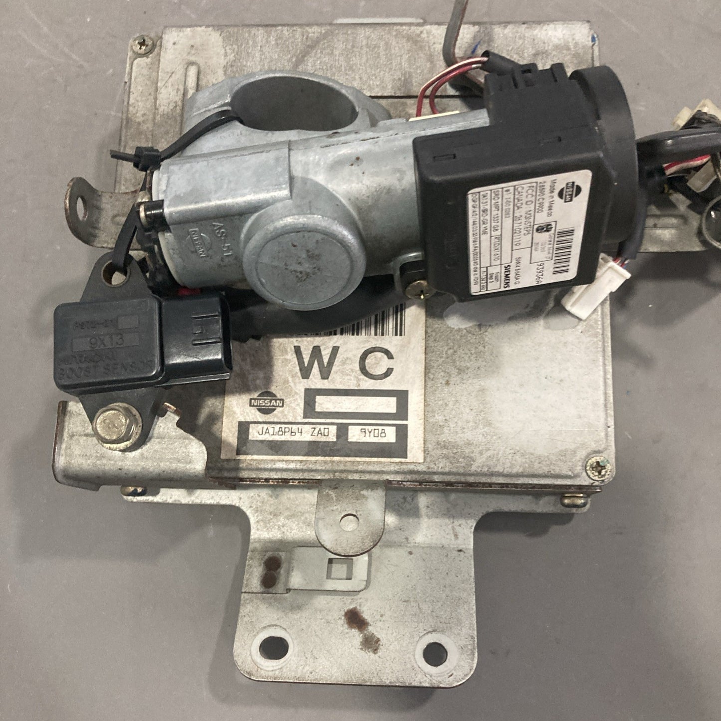 2001 Nissan Altima ECU/Lock Cylinder/Key JA18P64 ZA0