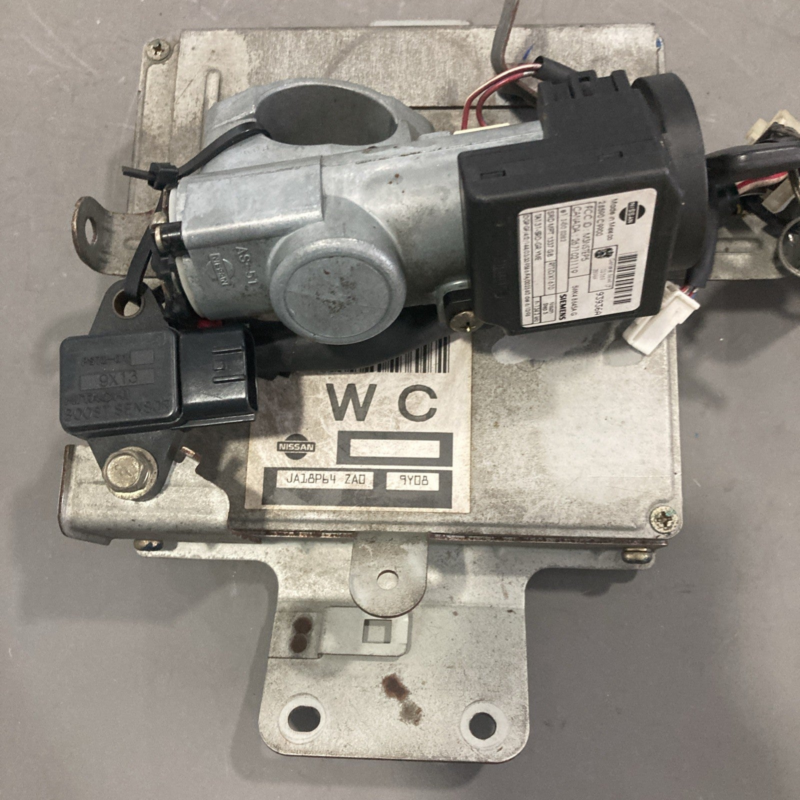 2001 Nissan Altima ECU/Lock Cylinder/Key JA18P64 ZA0
