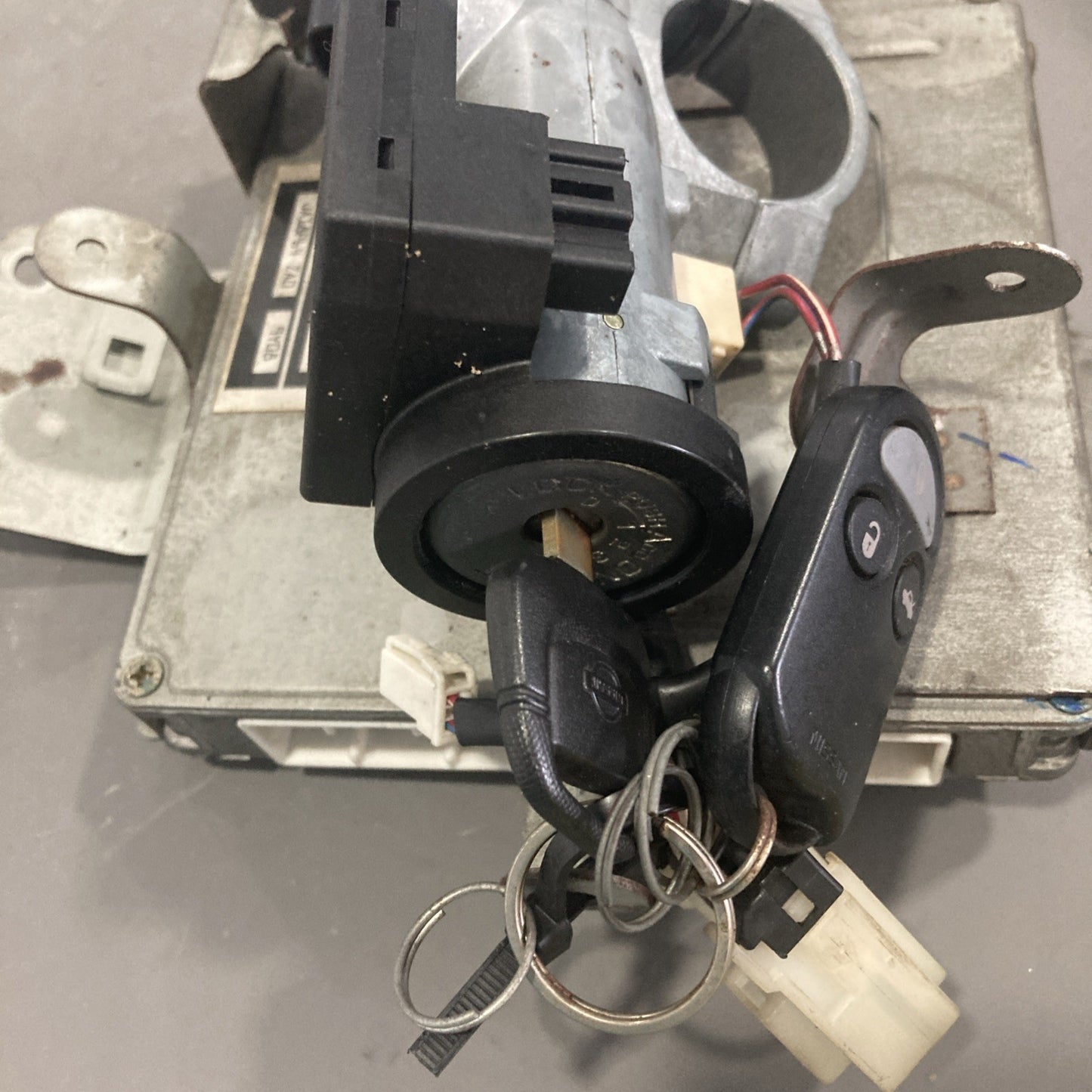 2001 Nissan Altima ECU/Lock Cylinder/Key JA18P64 ZA0