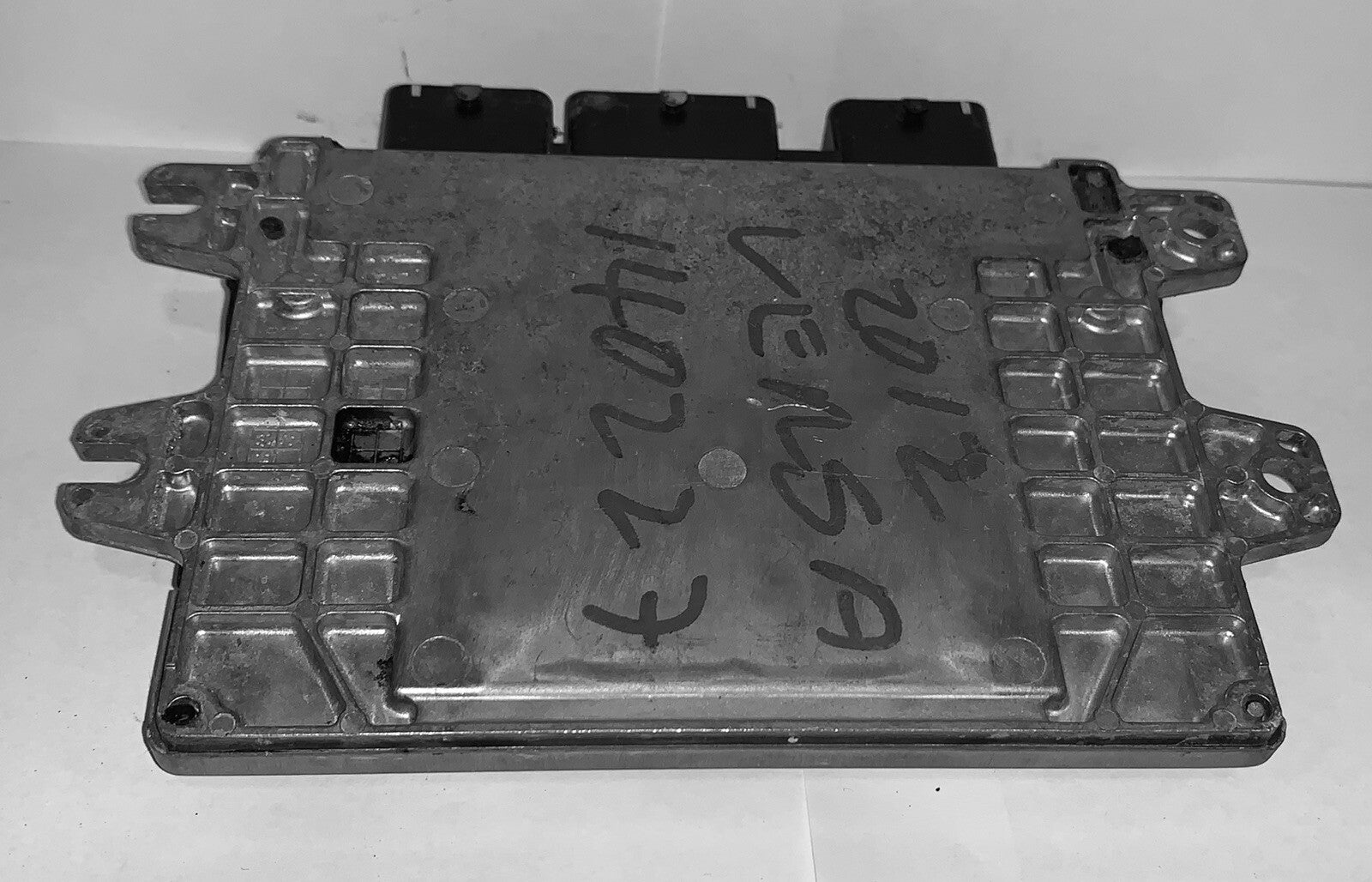 2012 Nissan Versa ECU MEC910-041 A1