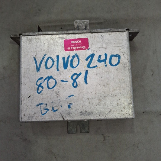 1980-1981 Volvo 240 ECU/ECM 0 280 800 033
