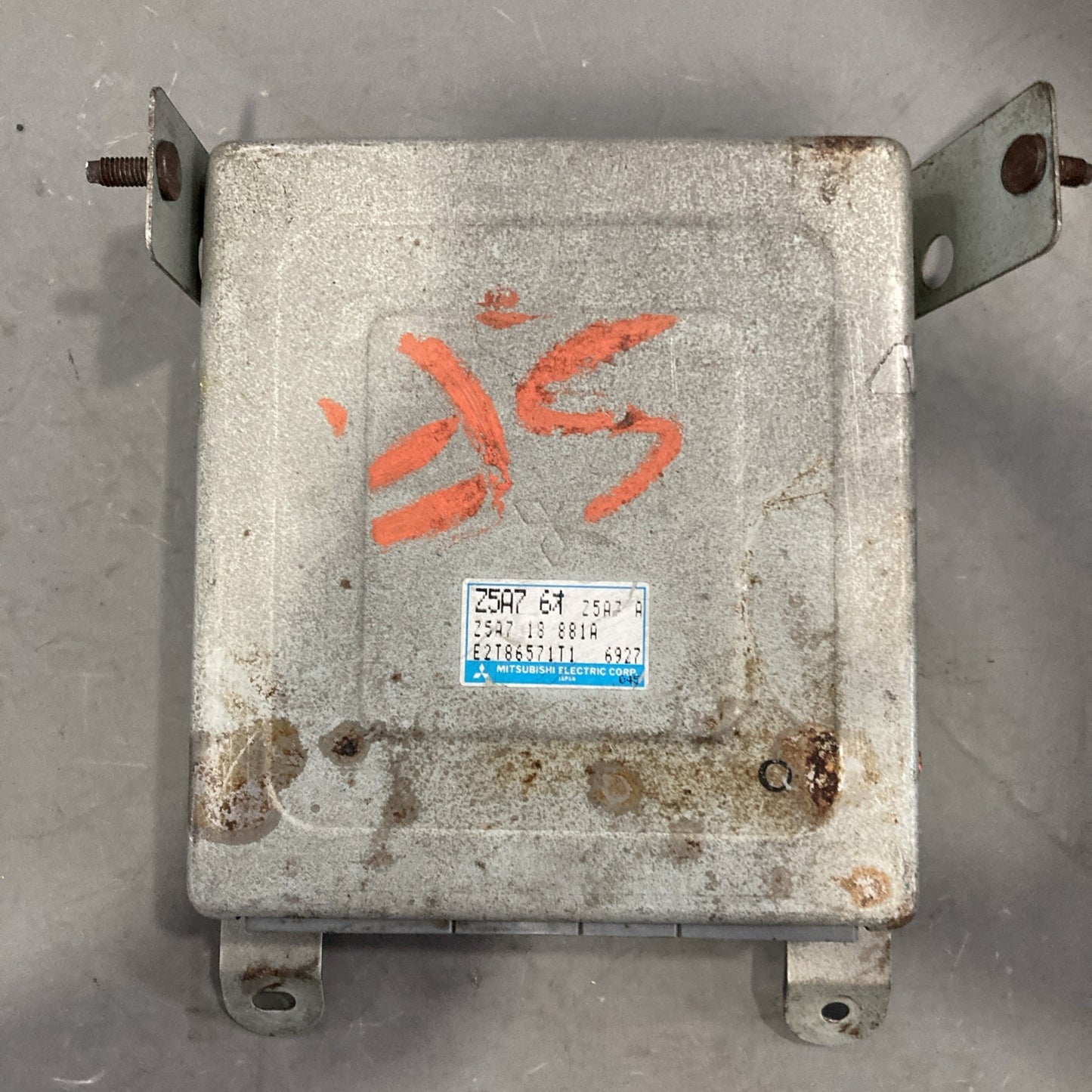 1997-1998 Mazda Protege ECU/ECM Z5A7 18 881A