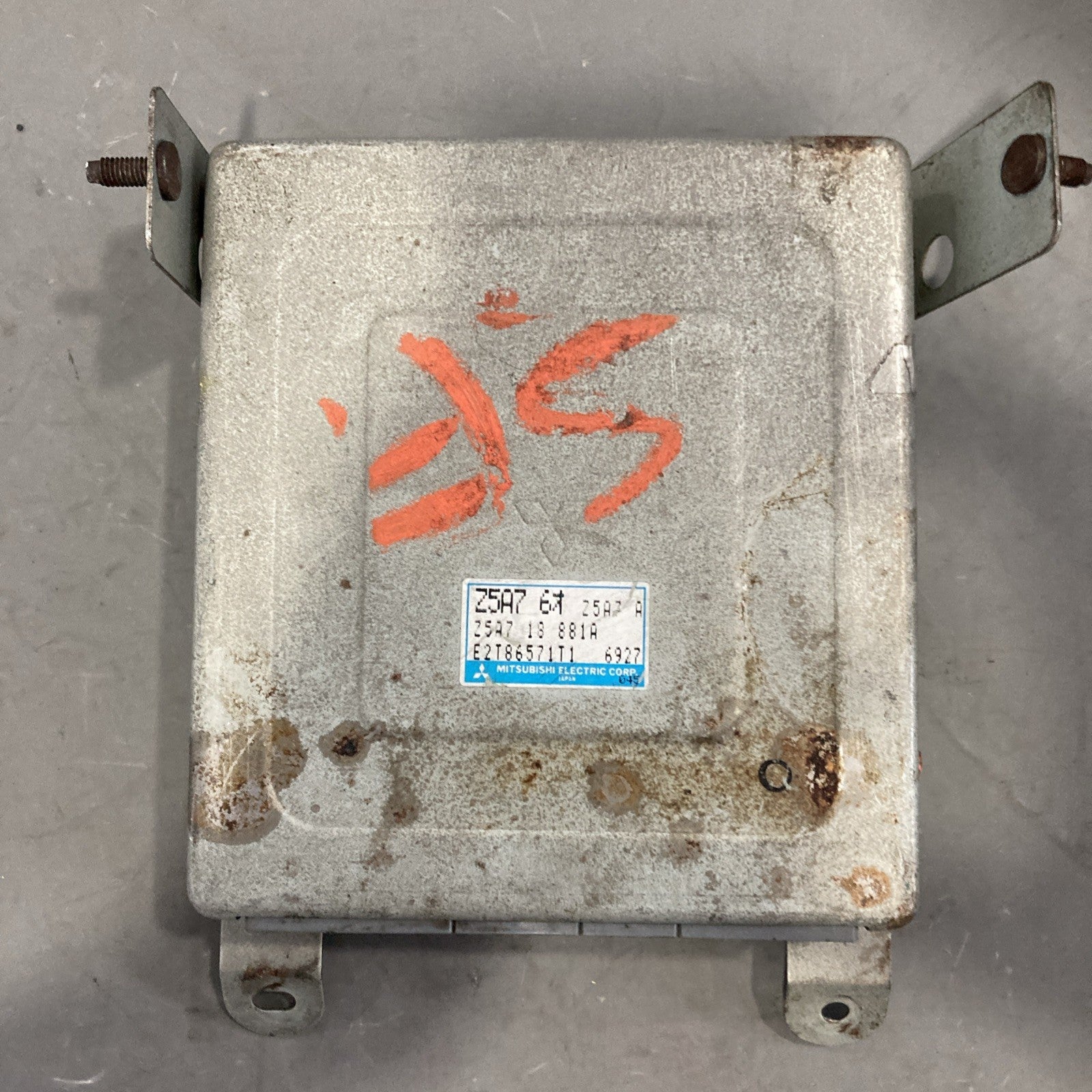 1997-1998 Mazda Protege ECU/ECM Z5A7 18 881A