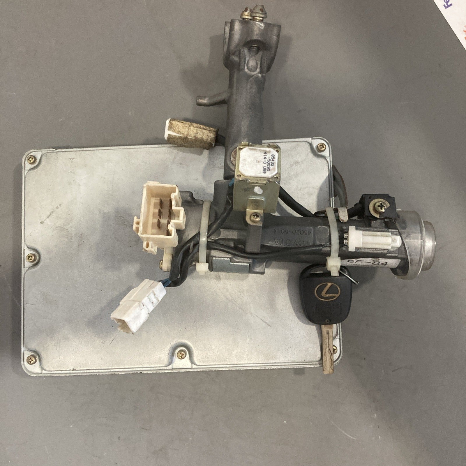 1999 Lexus LS400 ECU/Lock Cylinder/ Key 89661-50501