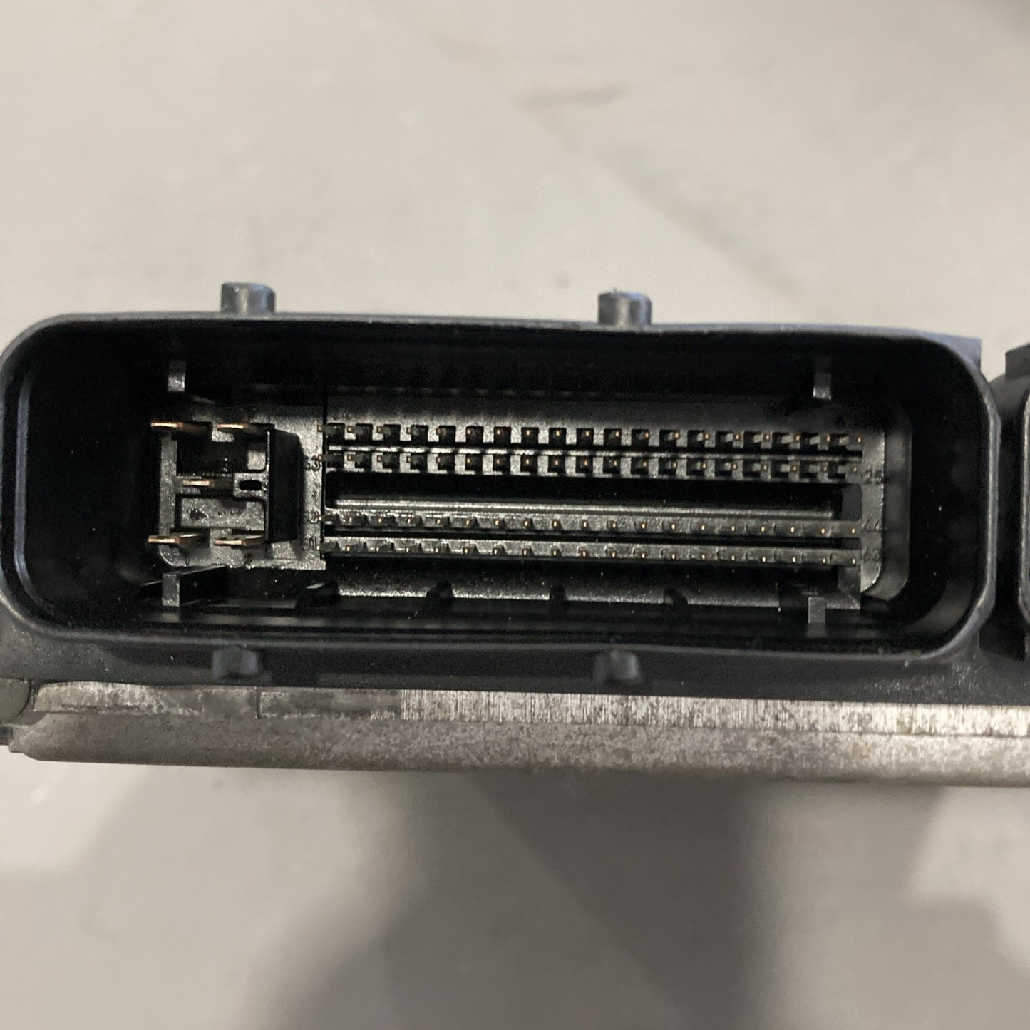 2005 Nissan Titan ECU/ECM MEC83-630 B1