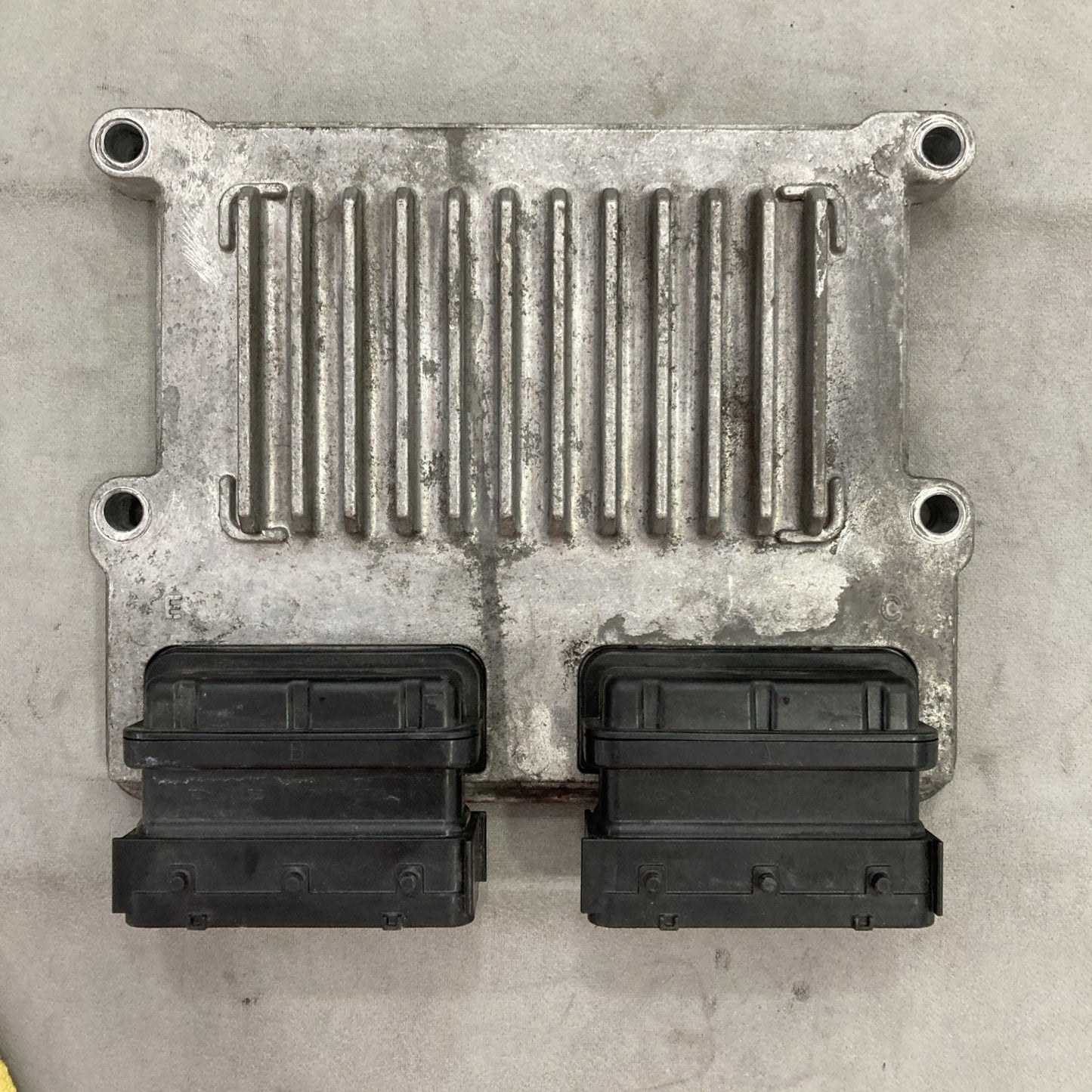 2013-2016 Hyundai Santa Fe ECU-ECM 39100-3CDN8