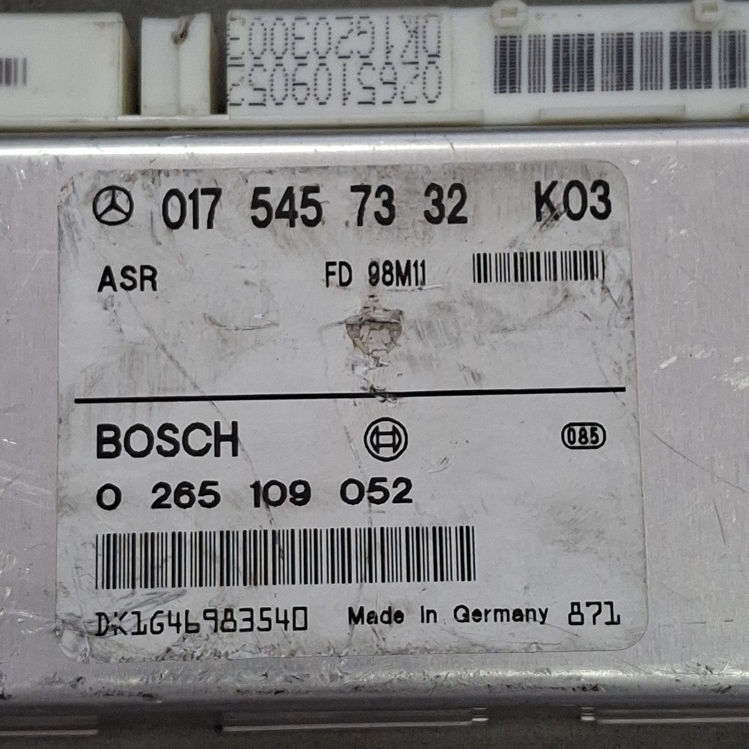 1999-2000 Mercedes-Benz C280 ABS Module 017 545 73 32