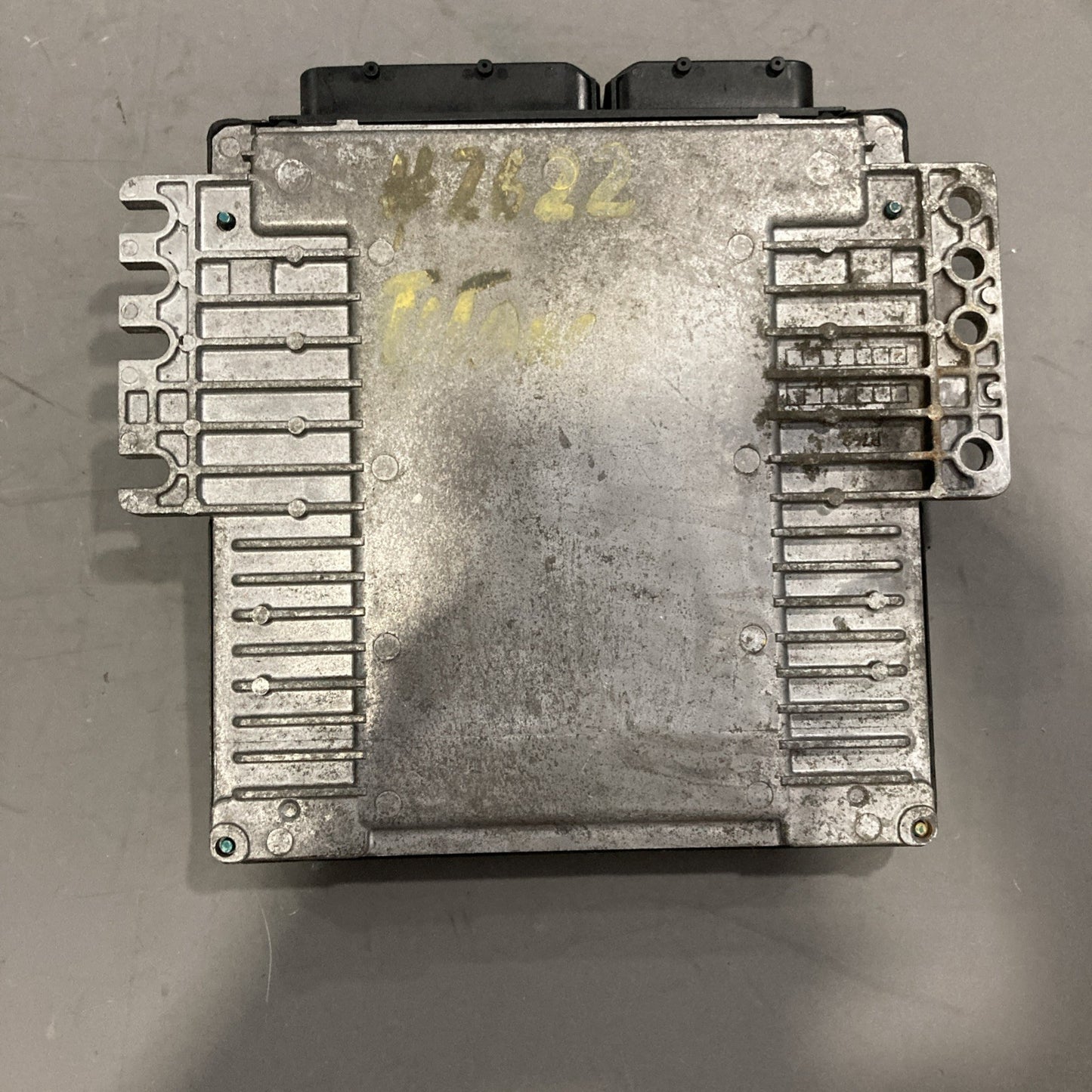2005 Nissan Titan ECU/ECM MEC83-630 B1