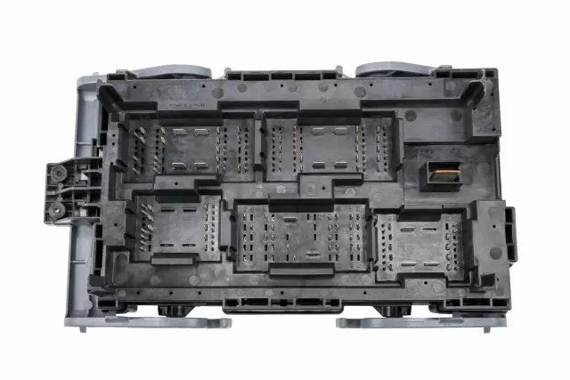 25833305 Engine Fuse Box Junction Block 2007-2009 Silverado Sierra 2500HD 3500HD Duramax